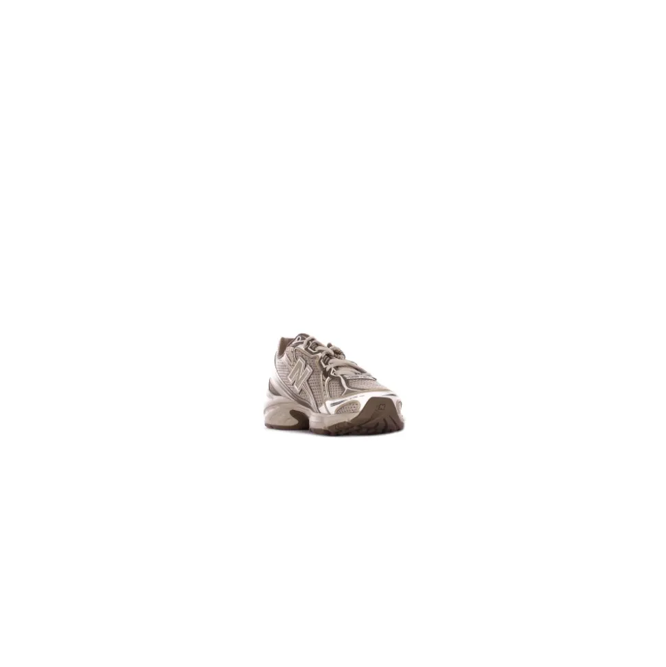 740 Sneakers