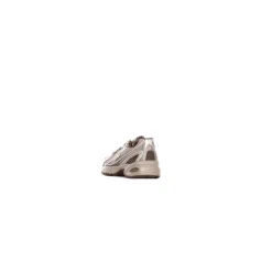 740 Sneakers