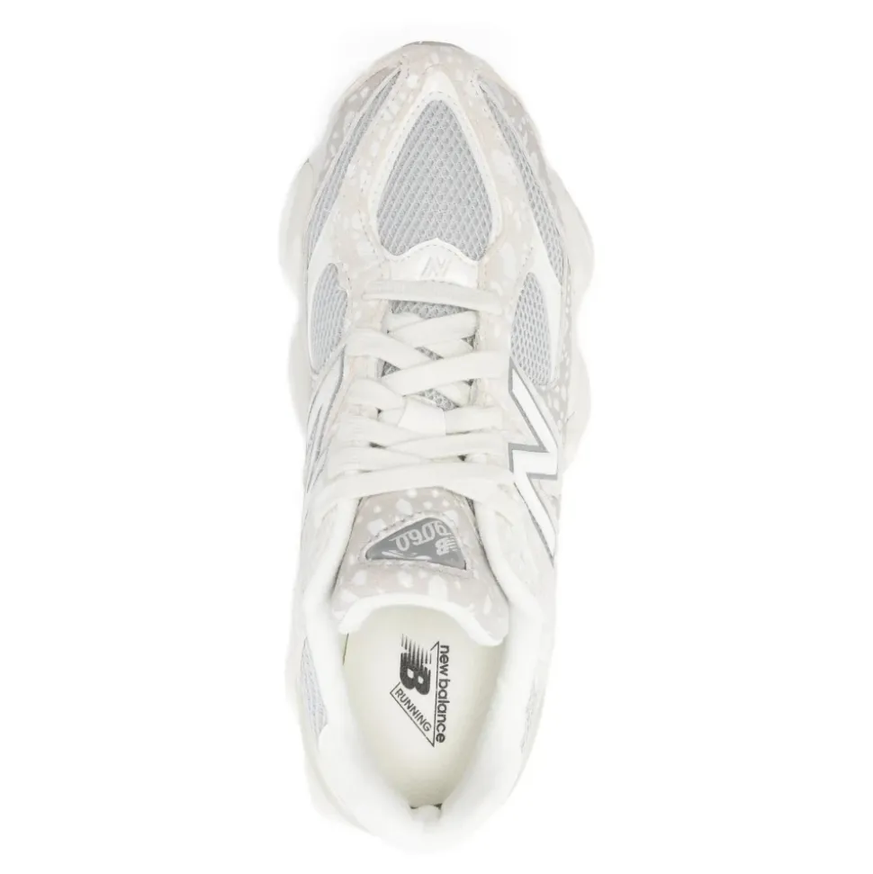 9060 Sneakers