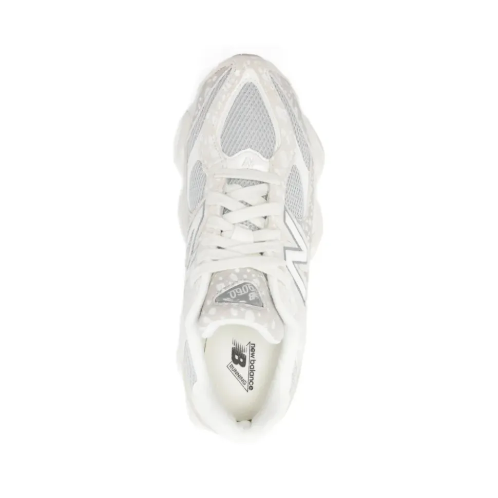 9060 Sneakers
