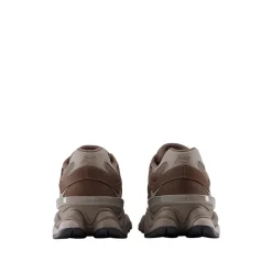 9060 Sneakers