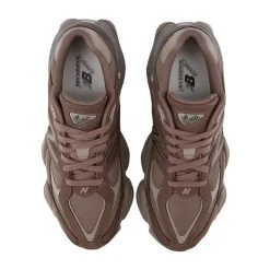 9060 Sneakers
