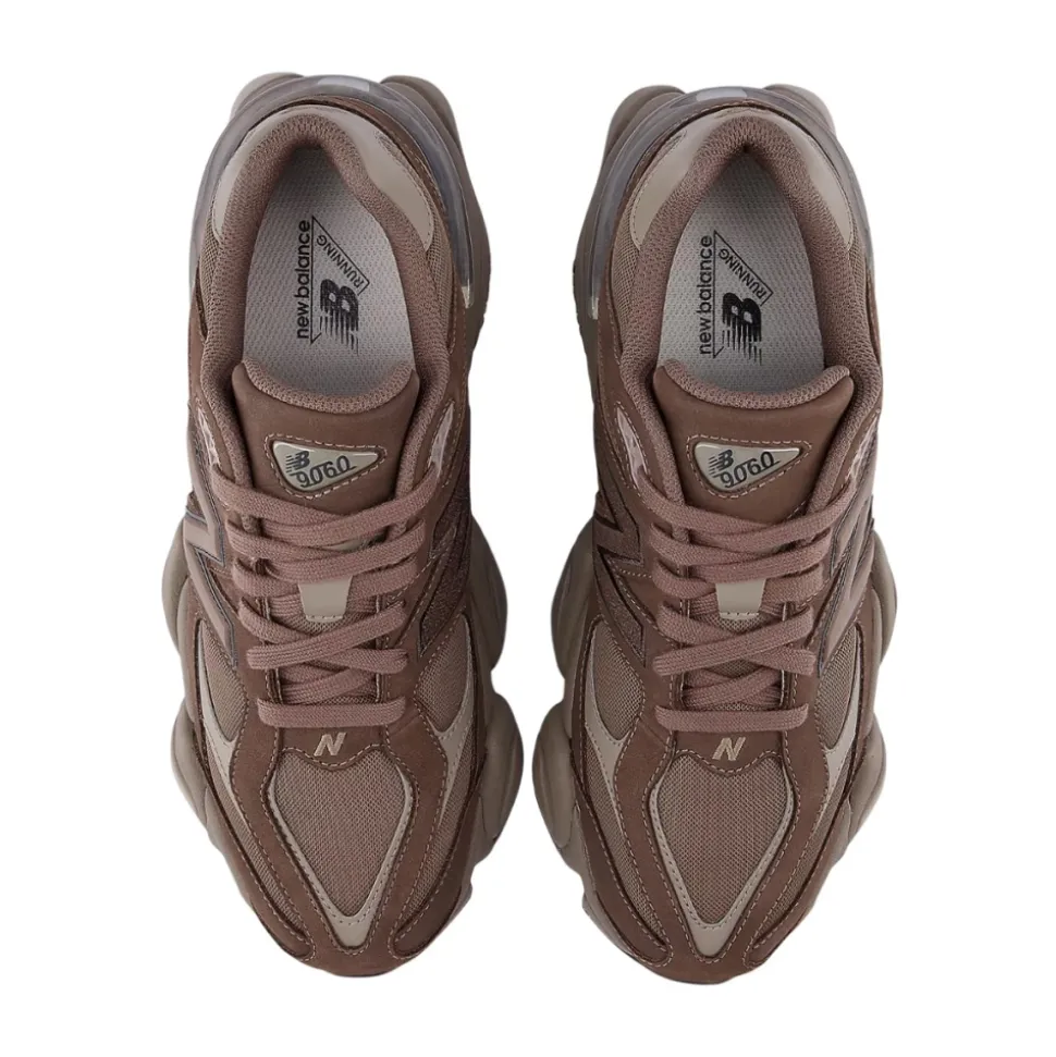 9060 Sneakers
