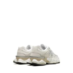 9060 Sneakers