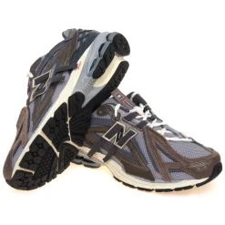 1906A Sneaker