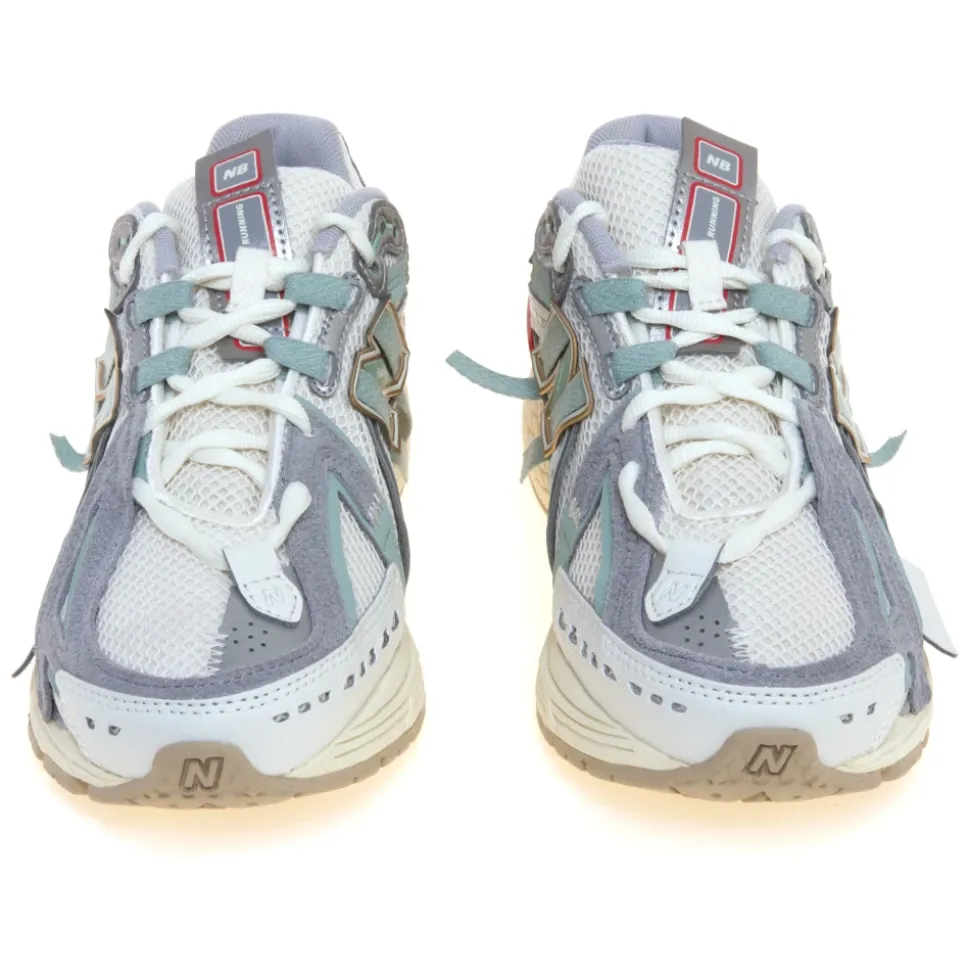 1906A Sneaker