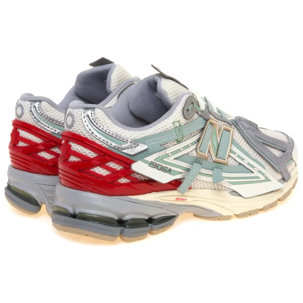 1906A Sneaker