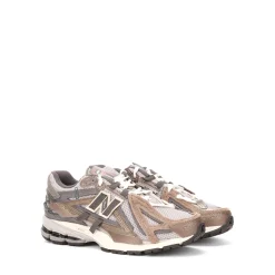 1906A Sneaker