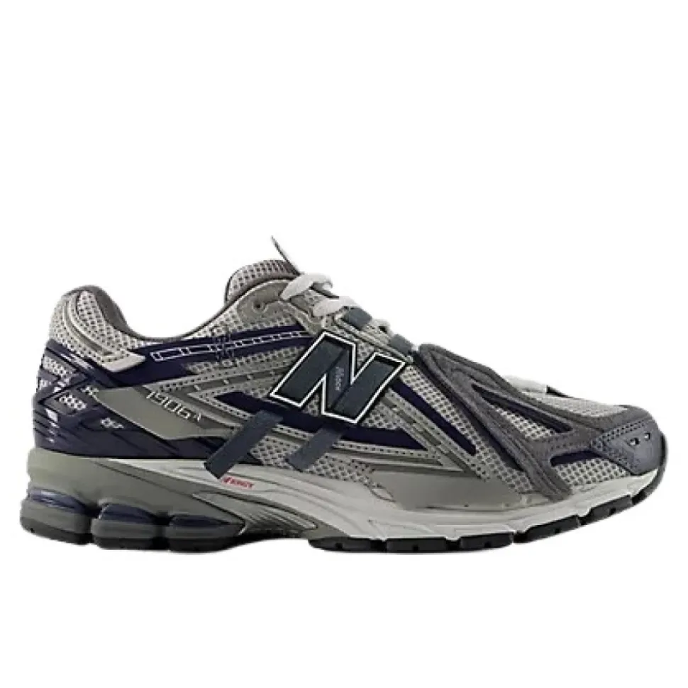 1906A Sneakers