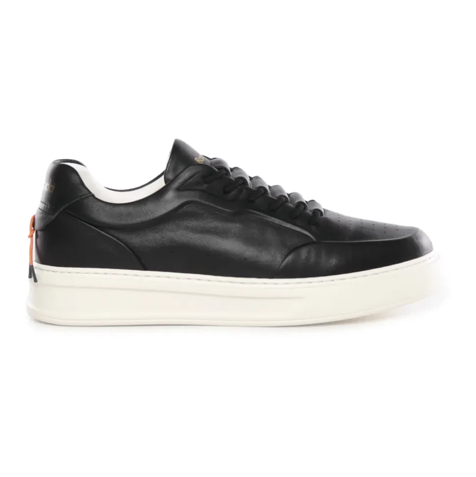 Barracuda Sneakers