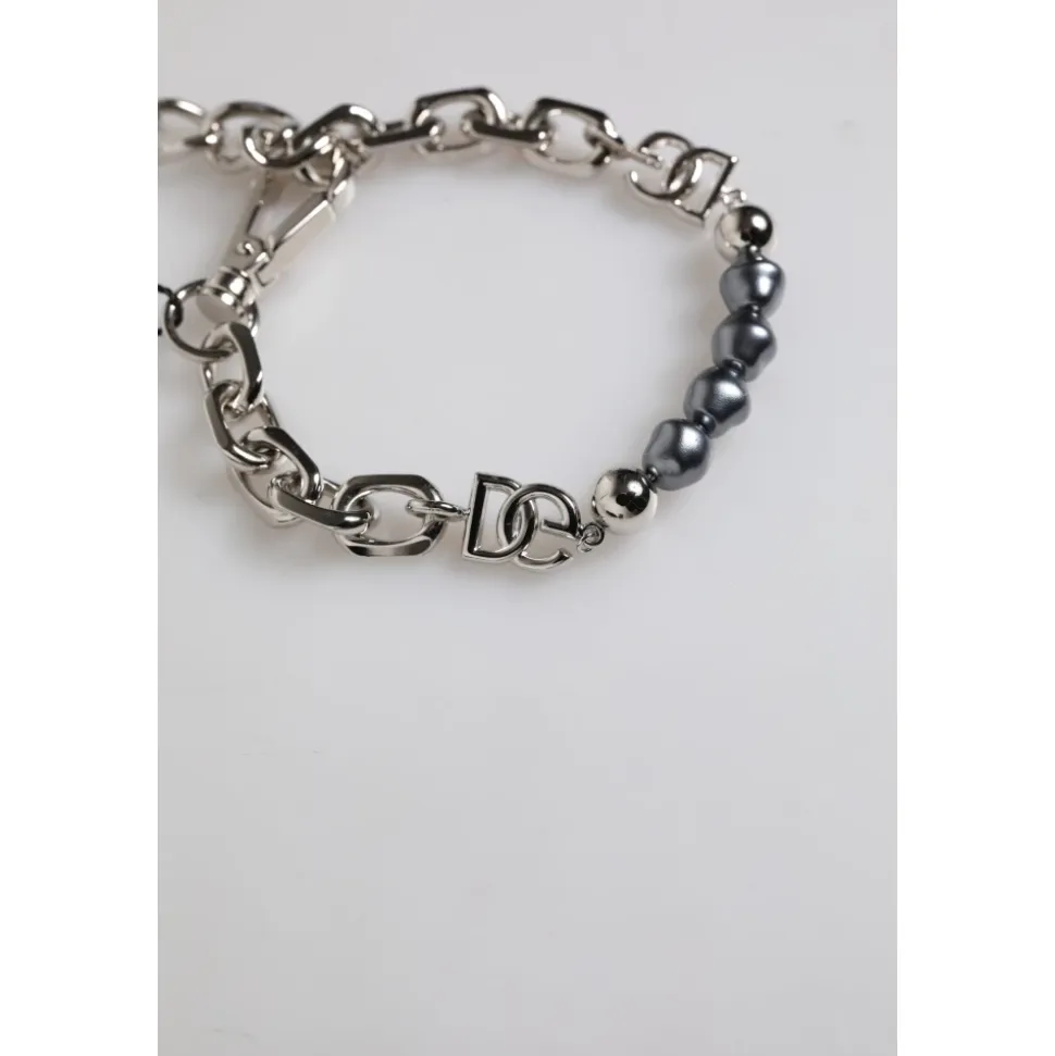 Bracciale con catena color argento e perle