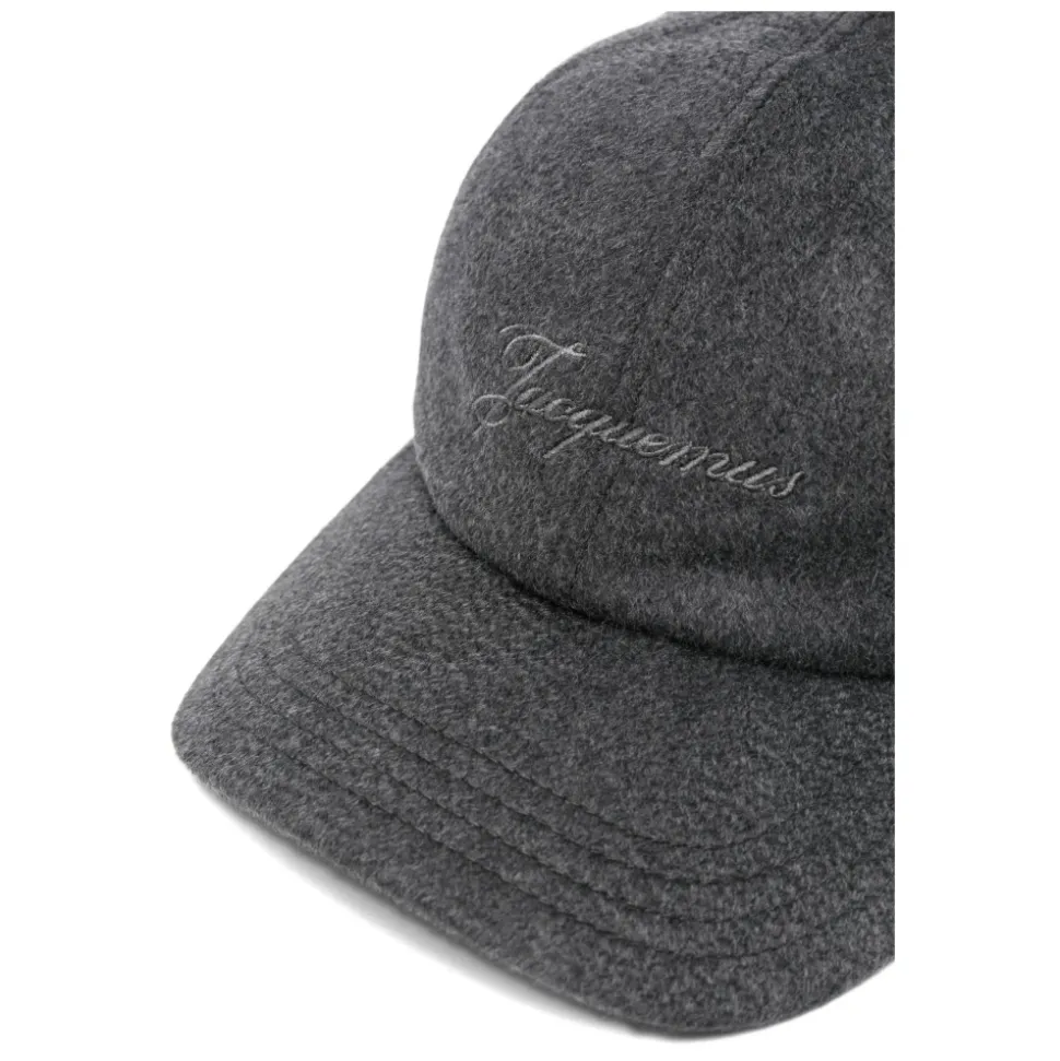 Cappelli in Lana Grigi per Tutti