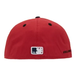 Cappellino da baseball ricamato con dettaglio in silicone
