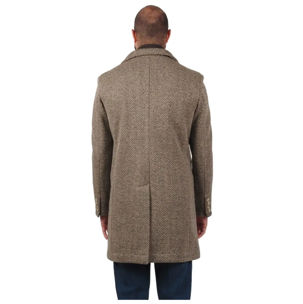 Cappotto marrone con tasche e spacco