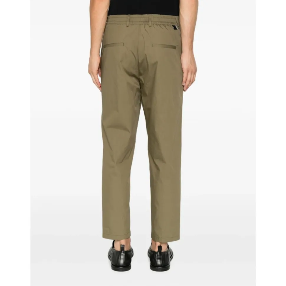 Chinos