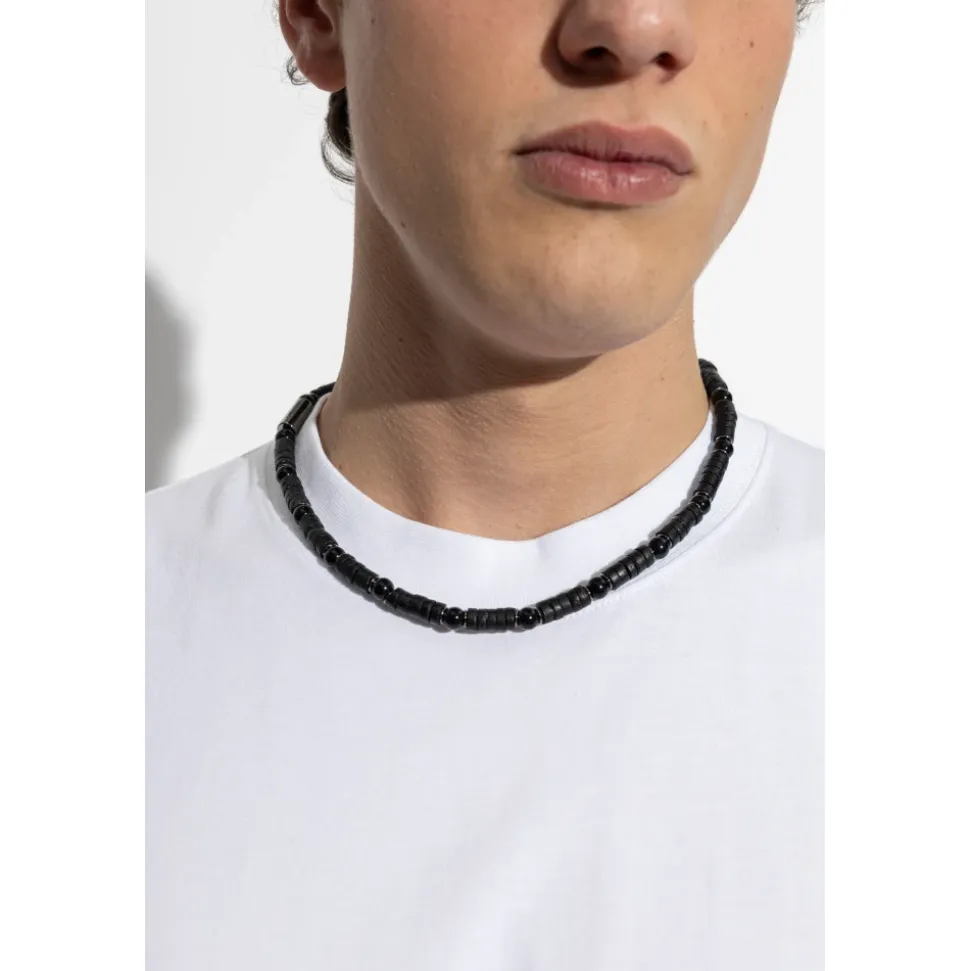 Collana con logo inciso