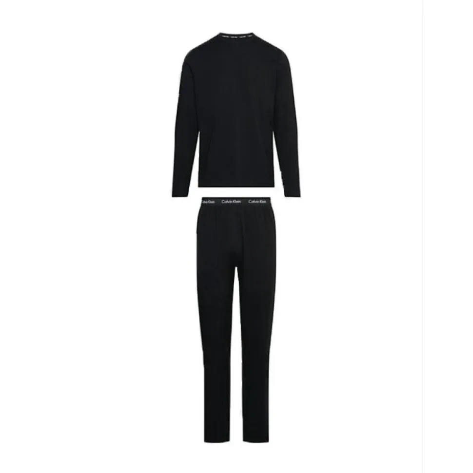 Completo Pantaloni Neri Design Elegante