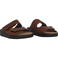 James Sandal