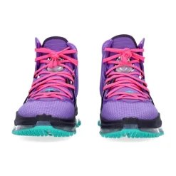 LeBron 19 Basketball Shoe