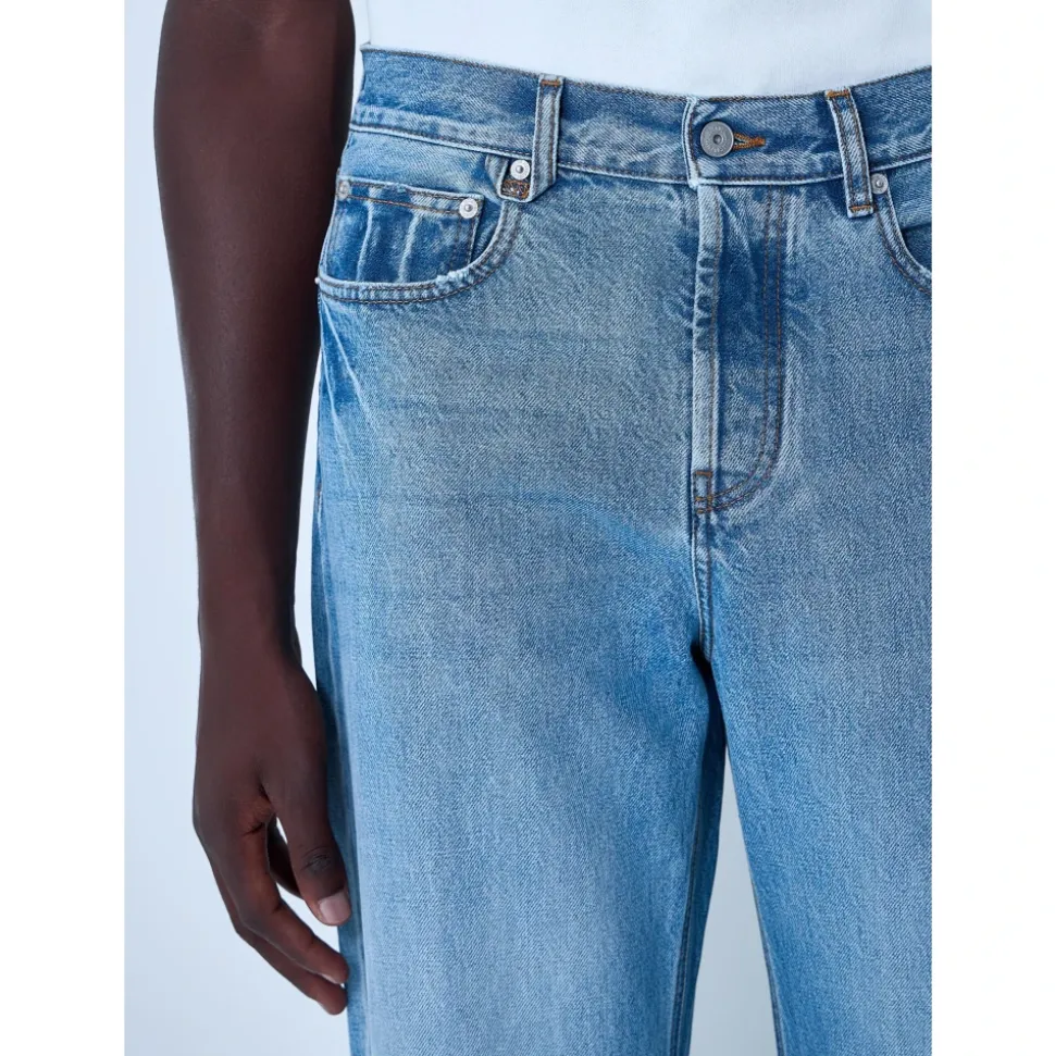 Le De-Nîmes Droit Jeans