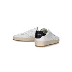 Nice Low Sneakers