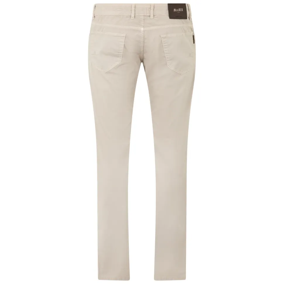 Pantaloni Slim Versatili