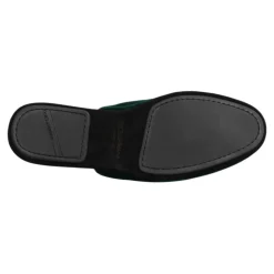 Pantofole in velluto verde con croce decorata
