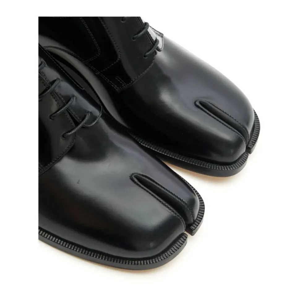 Scarpe Derby nere con lacci