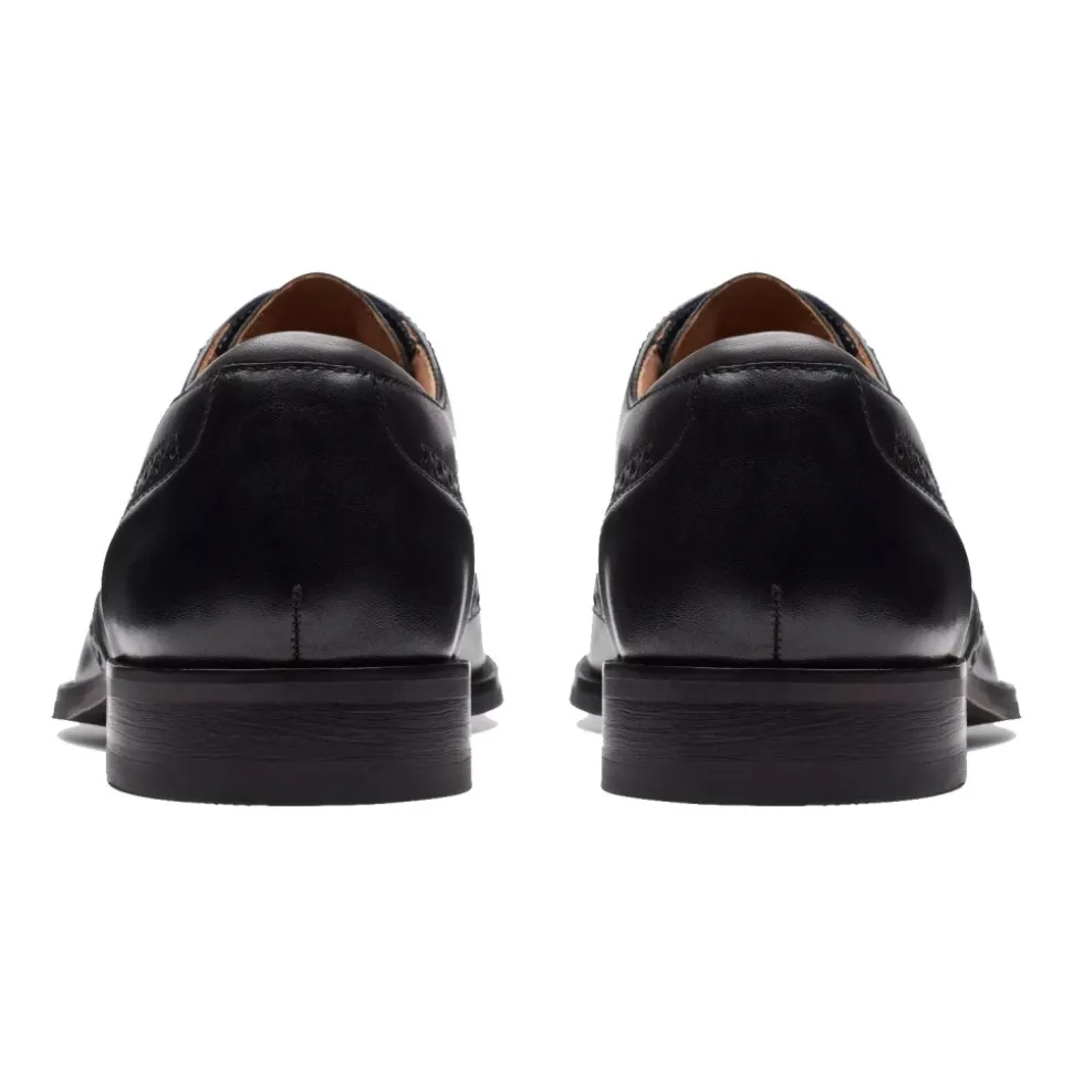 Scarpe Stringate in Pelle Nera con Motivo Brogue
