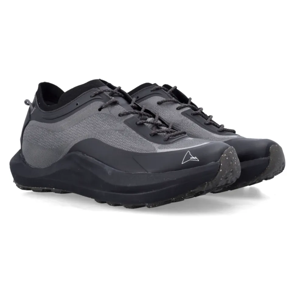Sella Sneakers