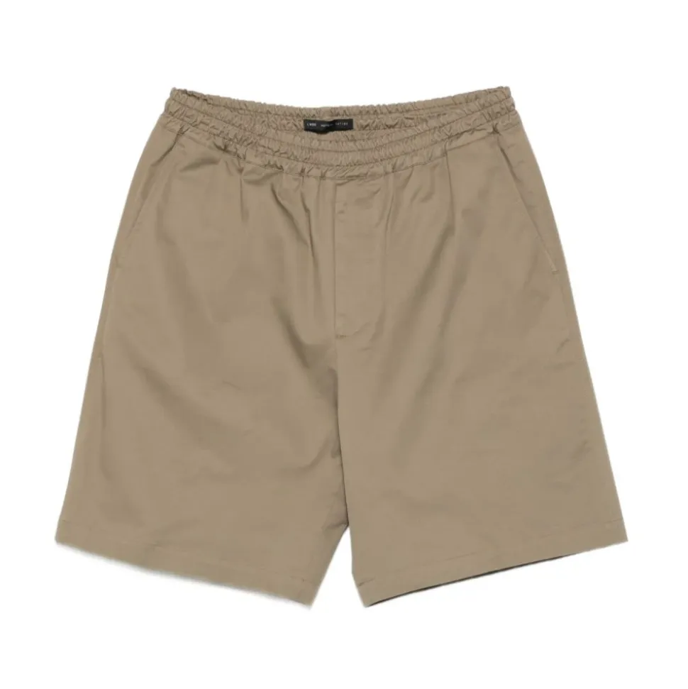 Shorts con Borchie George