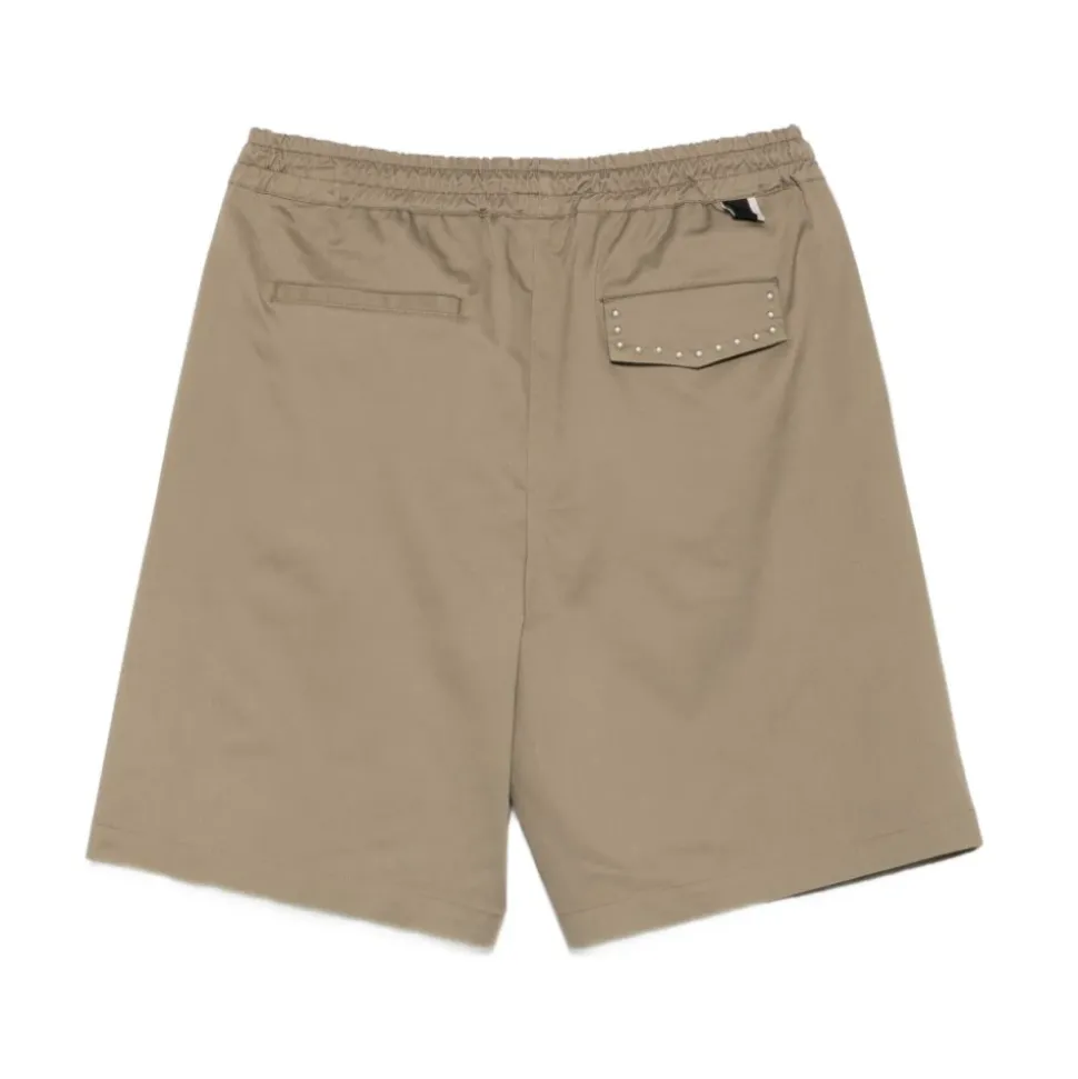 Shorts con Borchie George
