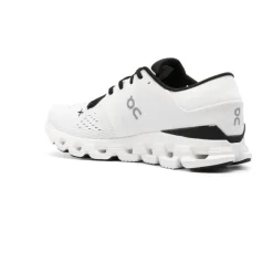 Sneakers Bianche in Maglia con Dettagli Riflettenti