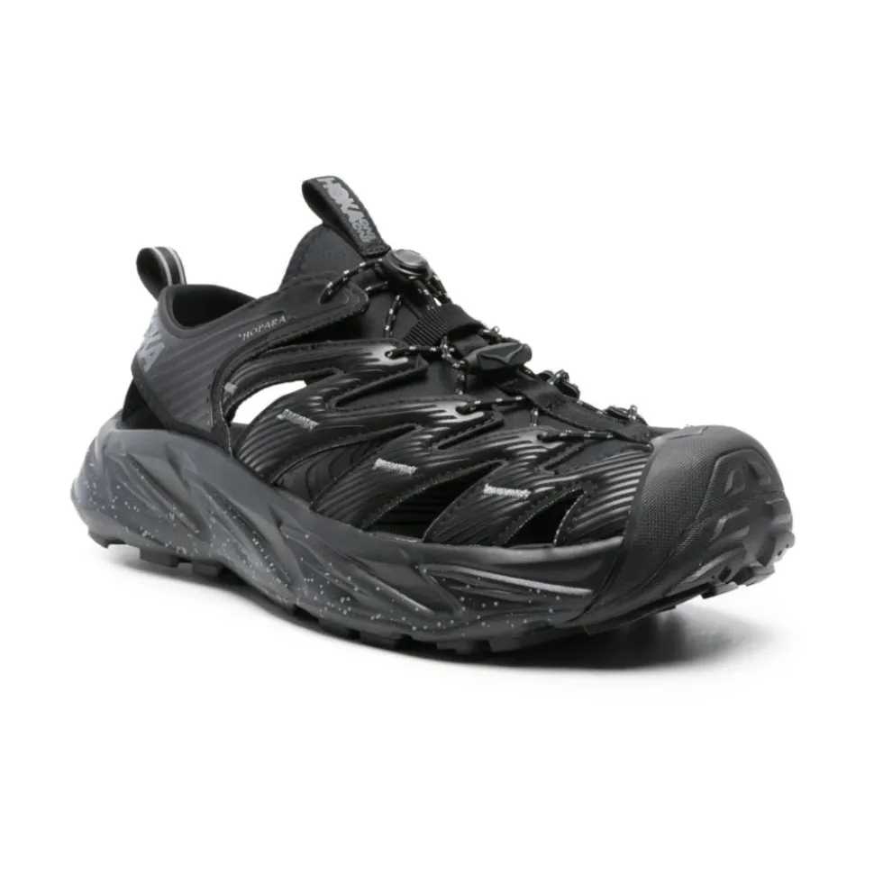 Sneakers nere leggere con design a taglio