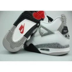 Sneakers retrò in cemento bianco classico