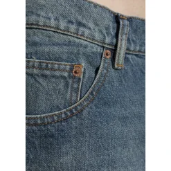 Straight Jeans