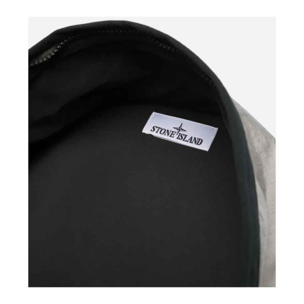 Zaino in nylon con logo ricamato