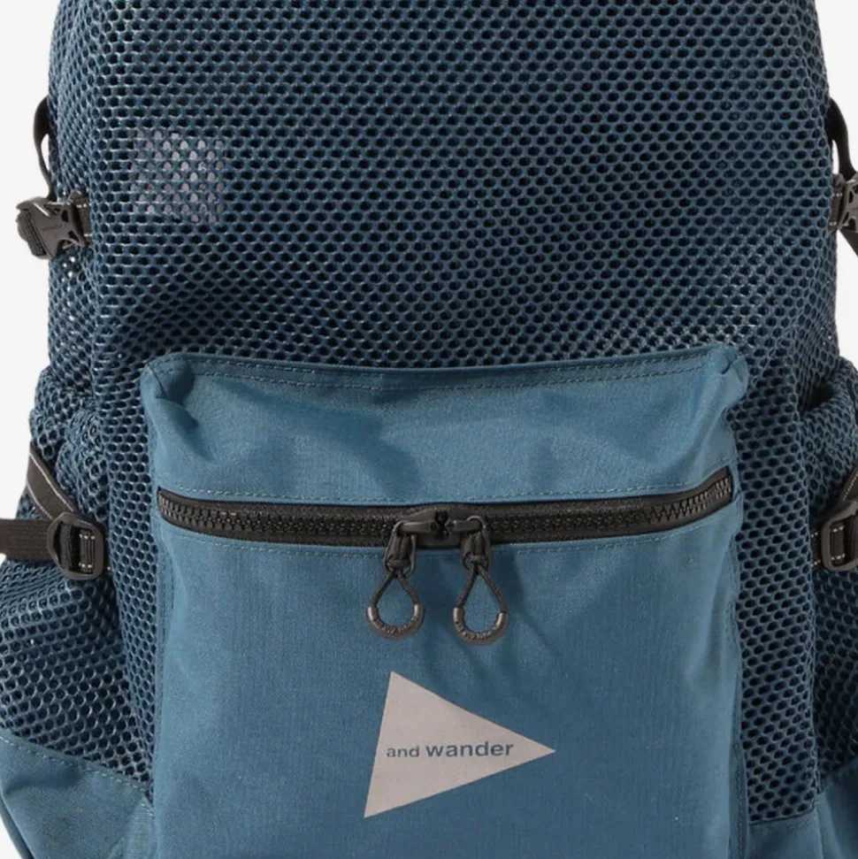 Zaino in nylon con pannelli in rete
